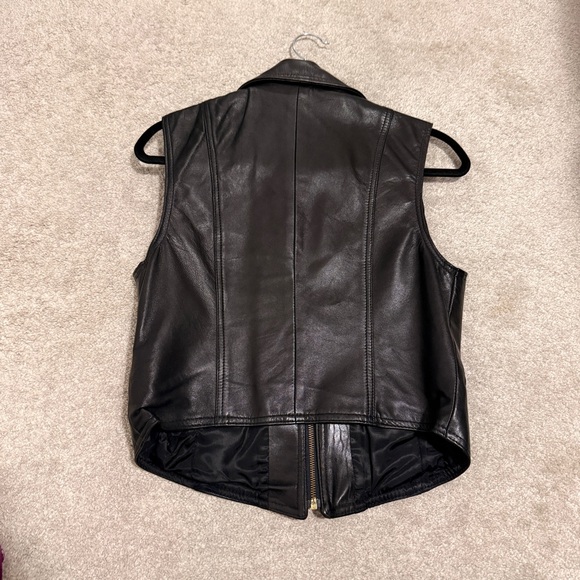 BLACK (GENUINE) LEATHER VEST WITH BRSS ZIPPER 🖤 - Picture 2 of 6